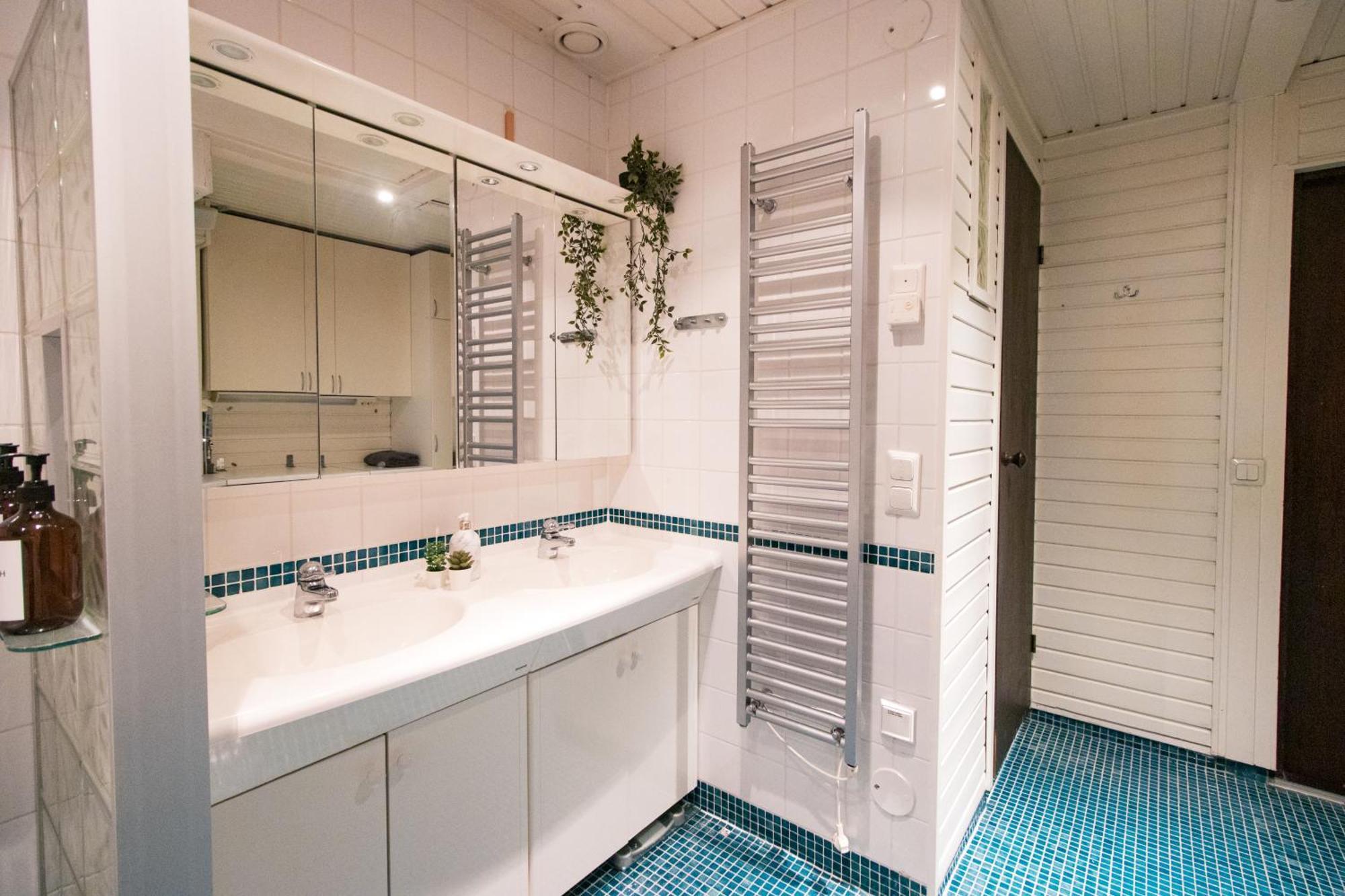 Waterfront Townhouse With Bathtub Sauna,free Parking *